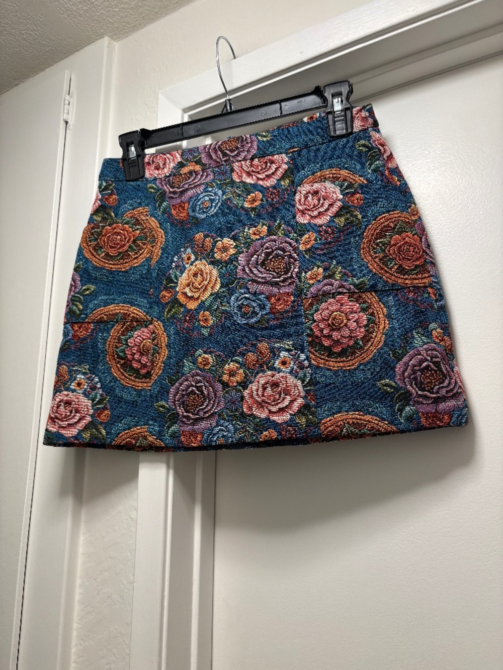 AnnieWear floral tapestry mini skirt - approx size 26